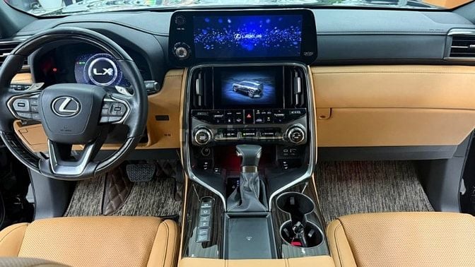 Bán Lexus LX600 Urban 7 chỗ, sản xuấ 2023, một chủ Hà Nội.