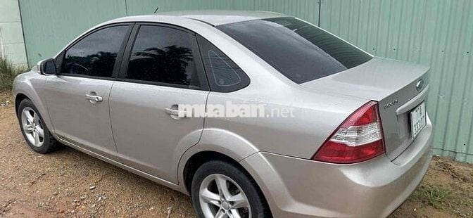 Ford Focus 2010 gia đình sử dụng