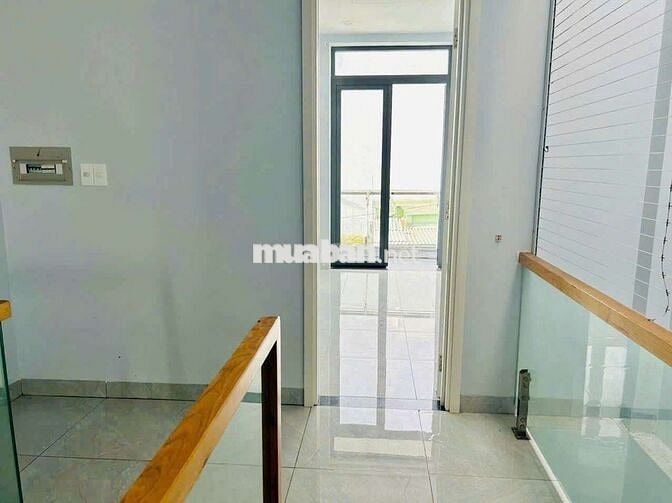 Cho thuê nhà Hà Huy Giáp, 100m2, hxh