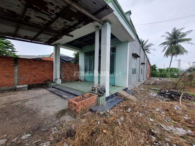 Nhà 2 mặt tiền nhựa. Trung tâm Trảng Bàng. 2,05 tỷ TL