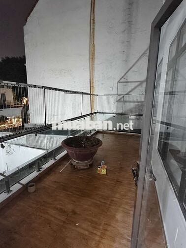 SIÊU PHẨM CHO THUÊ TẠI PHẠM VĂN ĐỒNG 120M2- 5 TẦNG