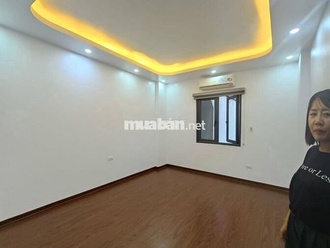 BÁN NHÀ   TĂNG THIẾT GIÁP – 5T THANG MÁY – Ô TÔ ĐỖ CỬA – GIÁ CHỈ 9 TỶ