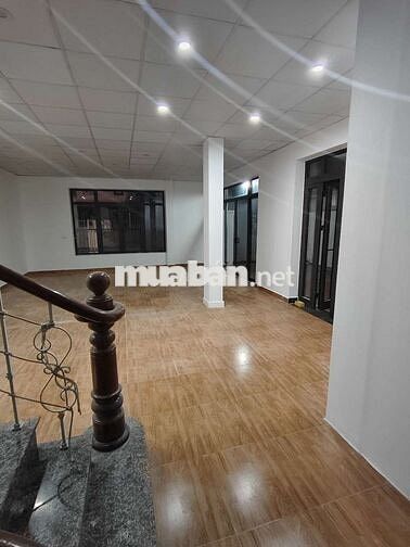 SIÊU PHẨM CHO THUÊ TẠI PHẠM VĂN ĐỒNG 120M2- 5 TẦNG