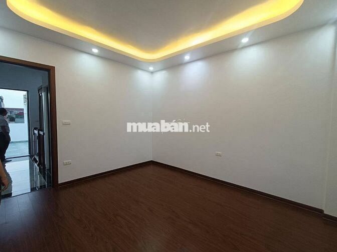 BÁN NHÀ   TĂNG THIẾT GIÁP – 5T THANG MÁY – Ô TÔ ĐỖ CỬA – GIÁ CHỈ 9 TỶ