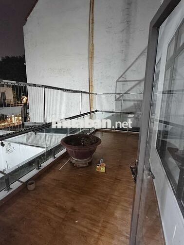 SIÊU PHẨM CHO THUÊ TẠI PHẠM VĂN ĐỒNG 120M2- 5 TẦNG