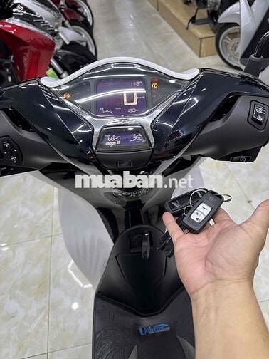 SH 160CHINHCHỦ 2025 ODO 1K NHƯ MỚI GIÁ TỐt