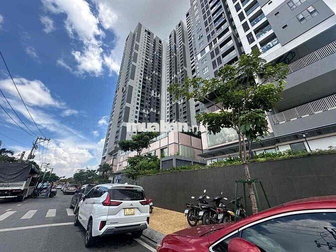 bán lô đất hót  nhât đông hoà.  gần làng đại học  qg dt 110m