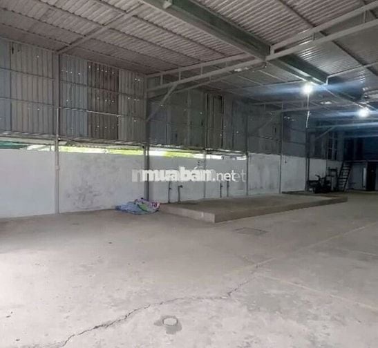 Kho đẹp ở Đường Đào Trí cần cho thuê gấp diện tích 300m2 có pccc
