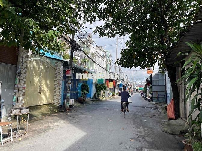 Cần bán Gấp nhà câp 4 Shr Mt đg nhựa ngay ngã 5 chờ Đầu Mối Bà Điểm