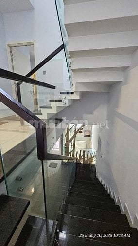 Nhà HXH 6m 606 đường 3/2. DT 5.1x15.5m, 5 tầng