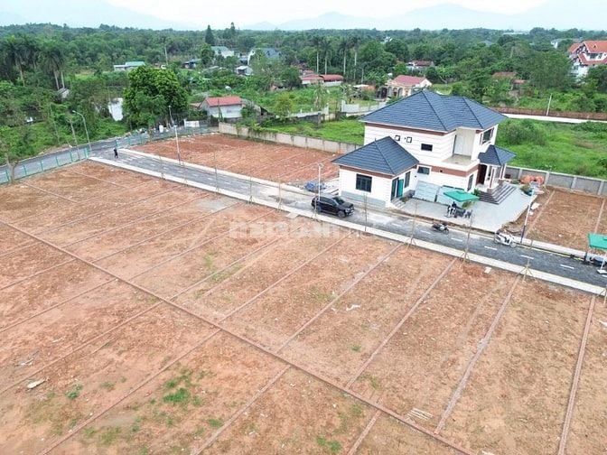 Bán 300m2 full thổ cư tặng biệt thự mái thái 2 tầng siêu đẹp