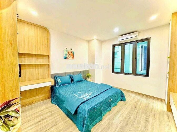 Hơn 3 tỷ, Bán nhà tt Nguyễn Sơn, 60m. Vị trí vàng, trung tâm Long Biên