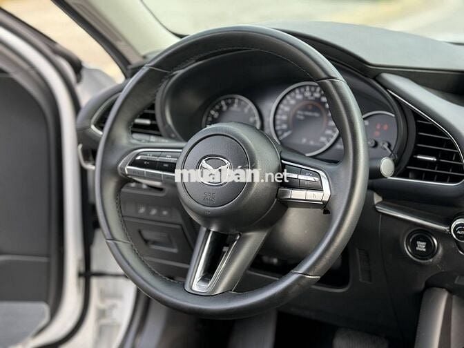 Mazda 3 2024 1.5L Luxury - 19000 km