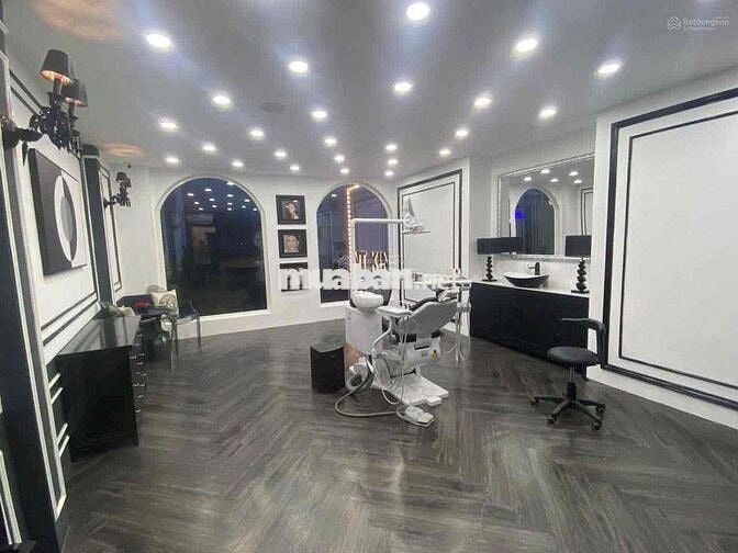 Bán nhanh toà nhà mặt tiền Nguyễn Văn Trỗi quận Phú Nhuận