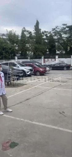 Chính chủ bán nhà trục chính đường Lạc Hồng trước cổng trường học Chính chủ bán nhà trục chính đường Lạc Hồng trước cổng trường học