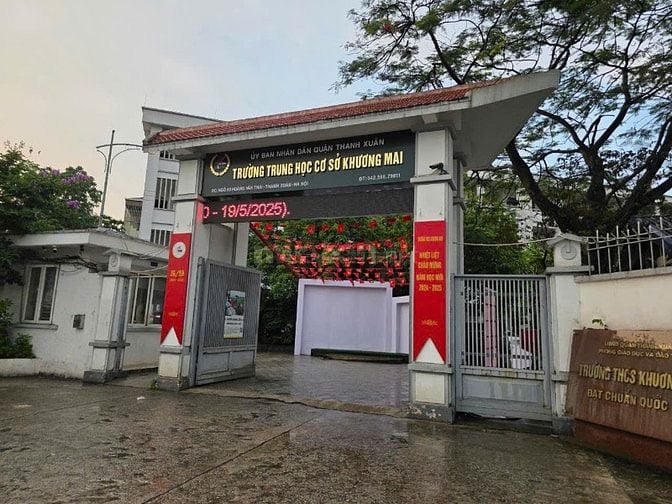 Chính chủ bán nhà trục chính đường Lạc Hồng trước cổng trường học Chính chủ bán nhà trục chính đường Lạc Hồng trước cổng trường học