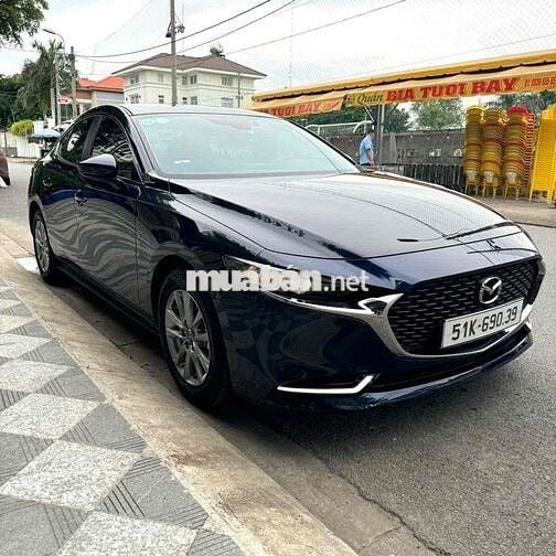 Mazda 3 2022 1.5L Luxury - 2800 km