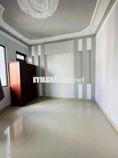 Bán Nhà 65m2. 3 tầng. 4 phòng ngủ. Lê Văn Thọ P11. chỉ 6.45t