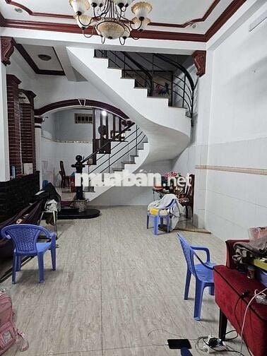 Cho thuê nhà nguyên căn 1 trệt, 2 lầu, hẻm nhựa 9m xe hơi vào tận cửa