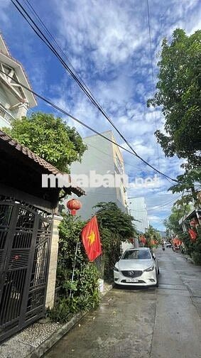 CC BÁN GẤP NHÀ 140M2 SÁT BIỂN NGANG 6M