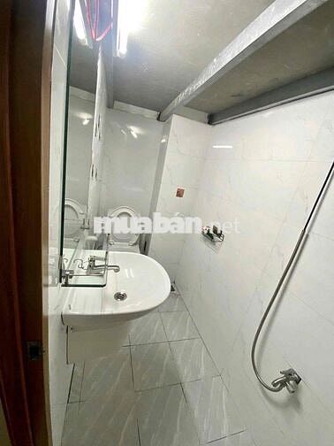 PHÒNG GÁC NGAY TRUNG TÂM Q8, RỘNG RÃI Ở 3-4 NG, SÁT QUẬN 1,5,7, SGU