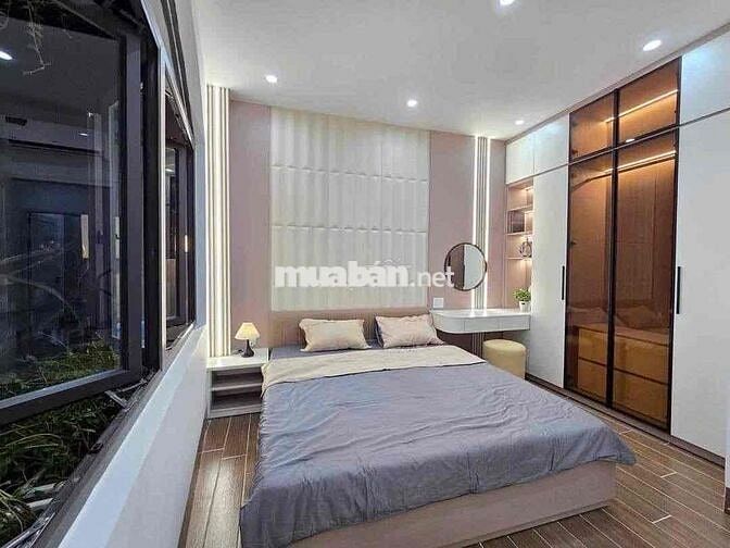 NHÀ CAO CẤP NGAY TRUNG TÂM THÀNH PHỐ VỊ TRÍ THUẬN TIỆN ĐI LẠI