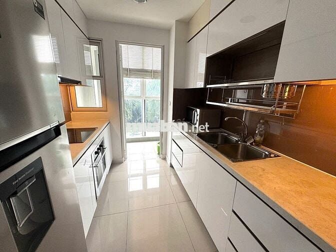 2PN Sunrise city, Căn góc 99 m2, view đông, Nhà đẹp, 7.9 tỷ