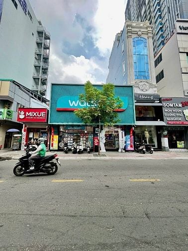 Nhà MT Nguyễn Trãi, Q.1; 240m2 (10 x 25); XD 1 Hầm 8 Tầng; HĐT 300Tr