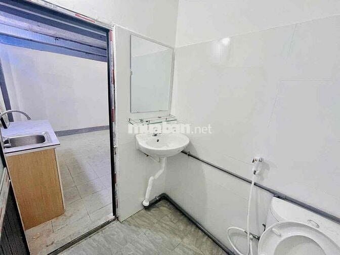 Cho Thuê Phòng Trọ Giá Rẻ Gác Lớn Cửa Sổ Gần Công Viên Phần Mềm