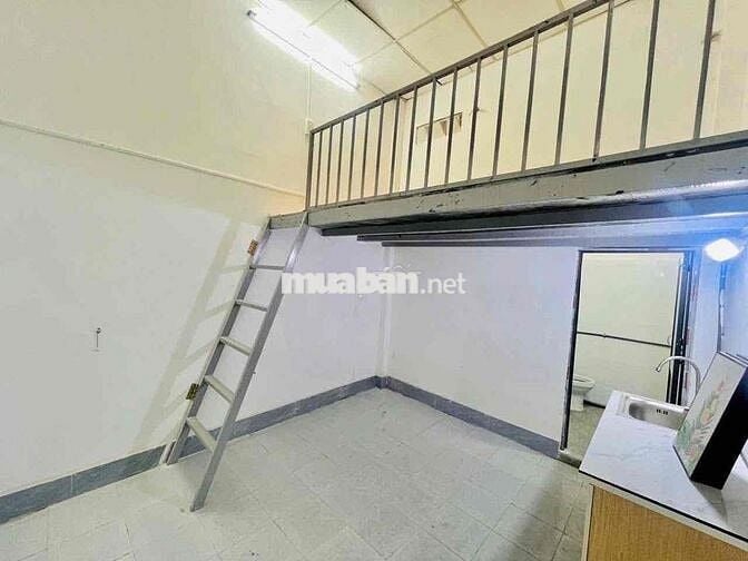 Cho Thuê Phòng Trọ Giá Rẻ Gác Lớn Cửa Sổ Gần Công Viên Phần Mềm