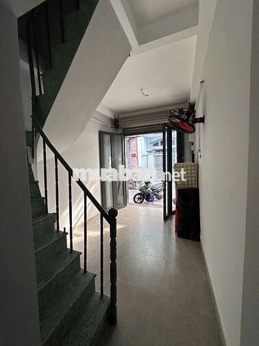 Bán nhà Tân Bình Hxh 3 tầng sử dụng 60m2 chỉ 4 tỷ