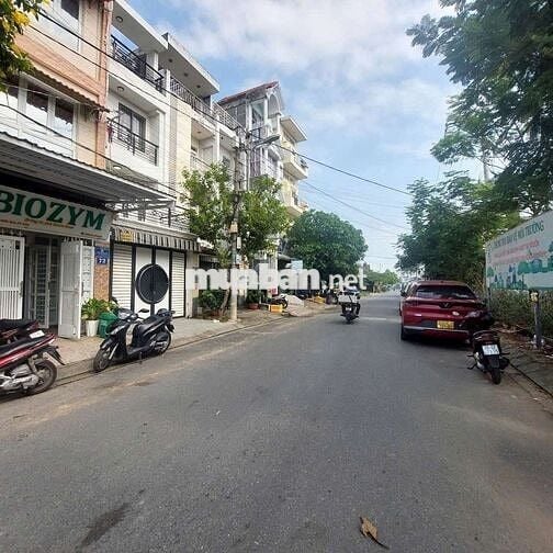 Nhà 4x17,5 ,4 tầng ,mt đường 16m kế khu 38ha Dương Thị Giang