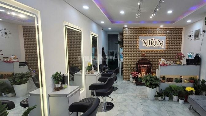TUYỂN GẤP THỢ CHÍNH & THỢ PHỤ – VÀO LÀM NGAY TẠI XITRUM HAIR STUDIO