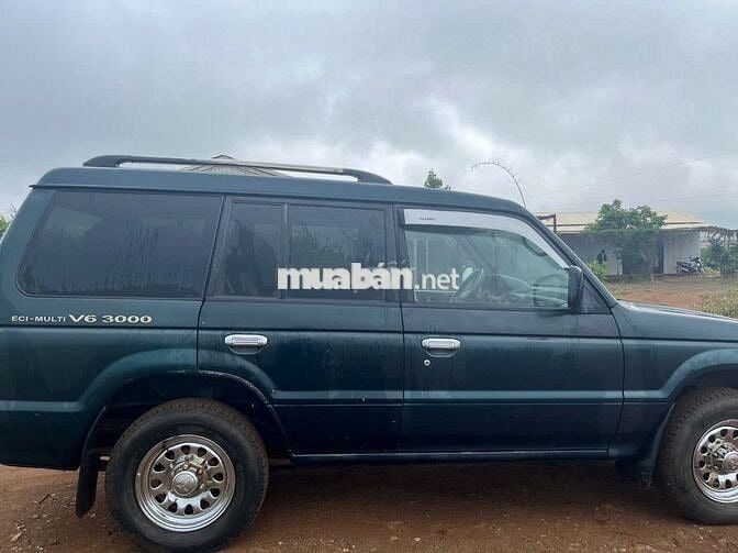 Mitsubishi Pajero 2003  - 300000 km