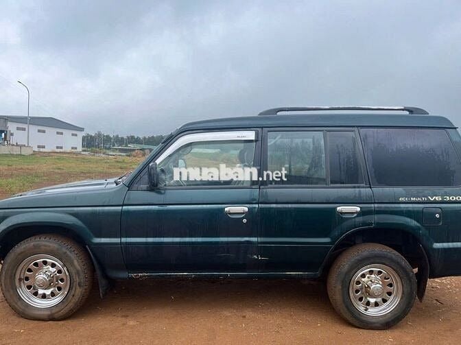 Mitsubishi Pajero 2003  - 300000 km