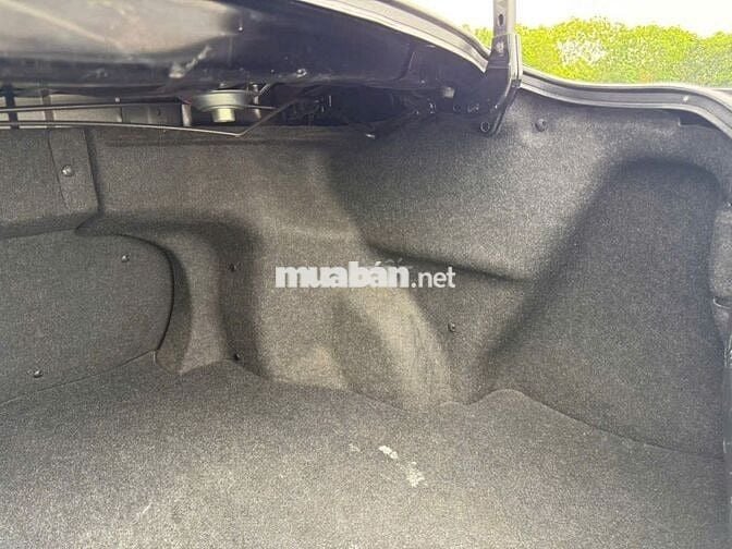 Toyota Camry 2010 2.0E - 79998 km