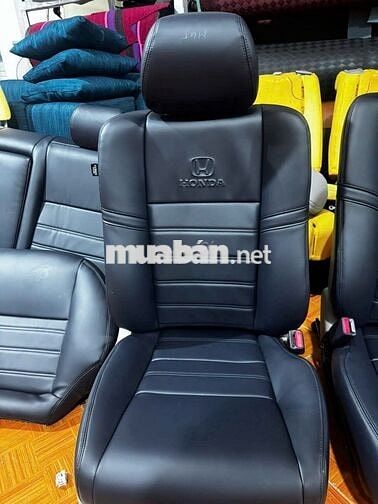 Honda Civic 2.0 màu xám bạc nội thất đen