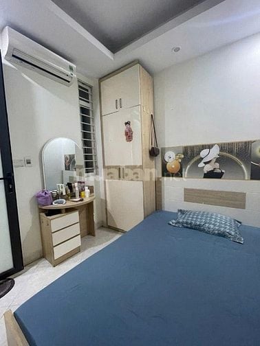 C/c Trương Định, P. Võ Thị Sáu, Q3, 73m2, 2PN, Lầu 2, 9tr/tháng.