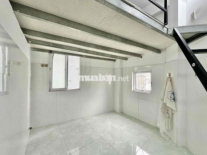 DUPLEX CỬA SỔ TRỜI NGAY CỔNG SAU VLU - ĐI BỘ 2 Phút