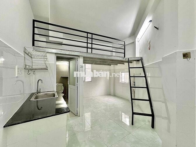 DUPLEX CỬA SỔ TRỜI NGAY CỔNG SAU VLU - ĐI BỘ 2 Phút