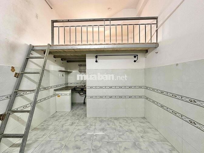 DUPLEX CỬA SỔ TRỜI NGAY CỔNG SAU VLU - ĐI BỘ 2 Phút