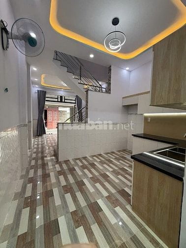 Bán nhà Hóc Môn 4 x 12 đúc trệt lầu 2PN, ngay sân banh Thới Tứ