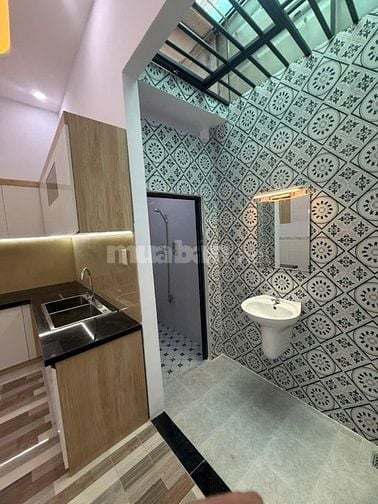 Bán nhà Hóc Môn 4 x 12 đúc trệt lầu 2PN, ngay sân banh Thới Tứ