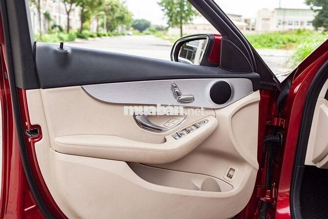 Mercedes-Benz C180 2020 56000 km