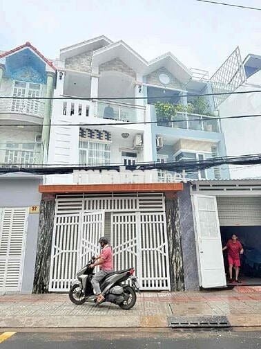 Nhà đẹp Nhà Bè giá 9,8 tỷ khu Vip nhất TT Nhà Bè