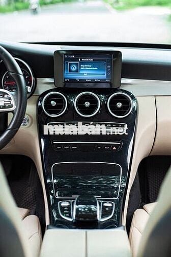 Mercedes-Benz C180 2020 56000 km