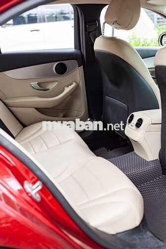 Mercedes-Benz C180 2020 56000 km