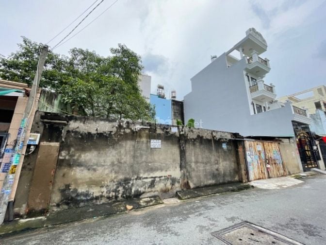 Lô Đất hẻm Nhựa 6m gần chợ dt 15x15m Giá 14.3 tỷ