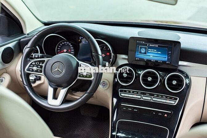 Mercedes-Benz C180 2020 56000 km