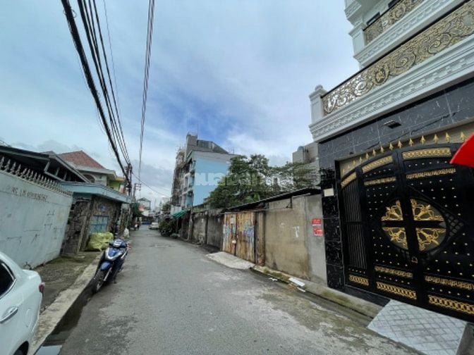 Lô Đất hẻm Nhựa 6m gần chợ dt 15x15m Giá 14.3 tỷ